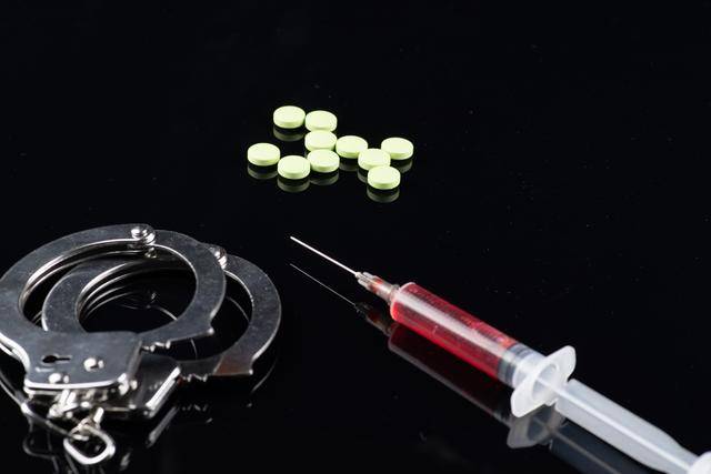 吸毒记录封存<strong></p>
<p>小鹏汽车股票</strong>,为“少爷”开绿灯?