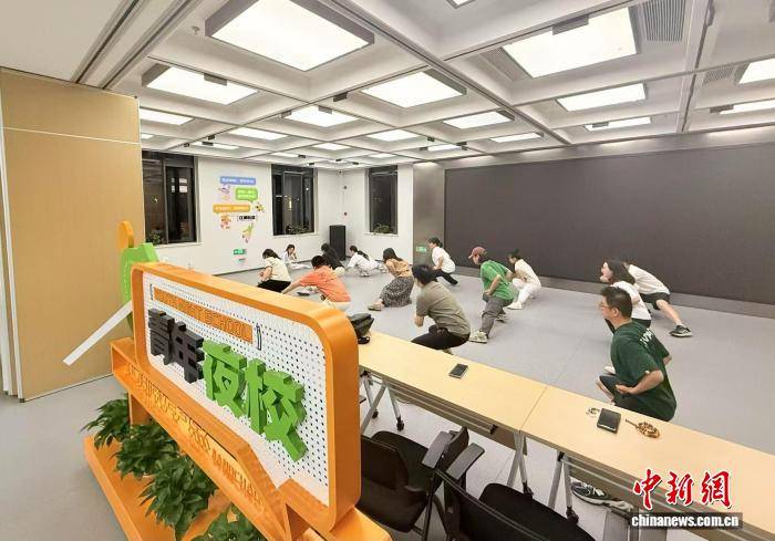 年均引进3万大学生<strong></p>
<p>云南白药股票</strong>,浙江最年轻城区靠什么?