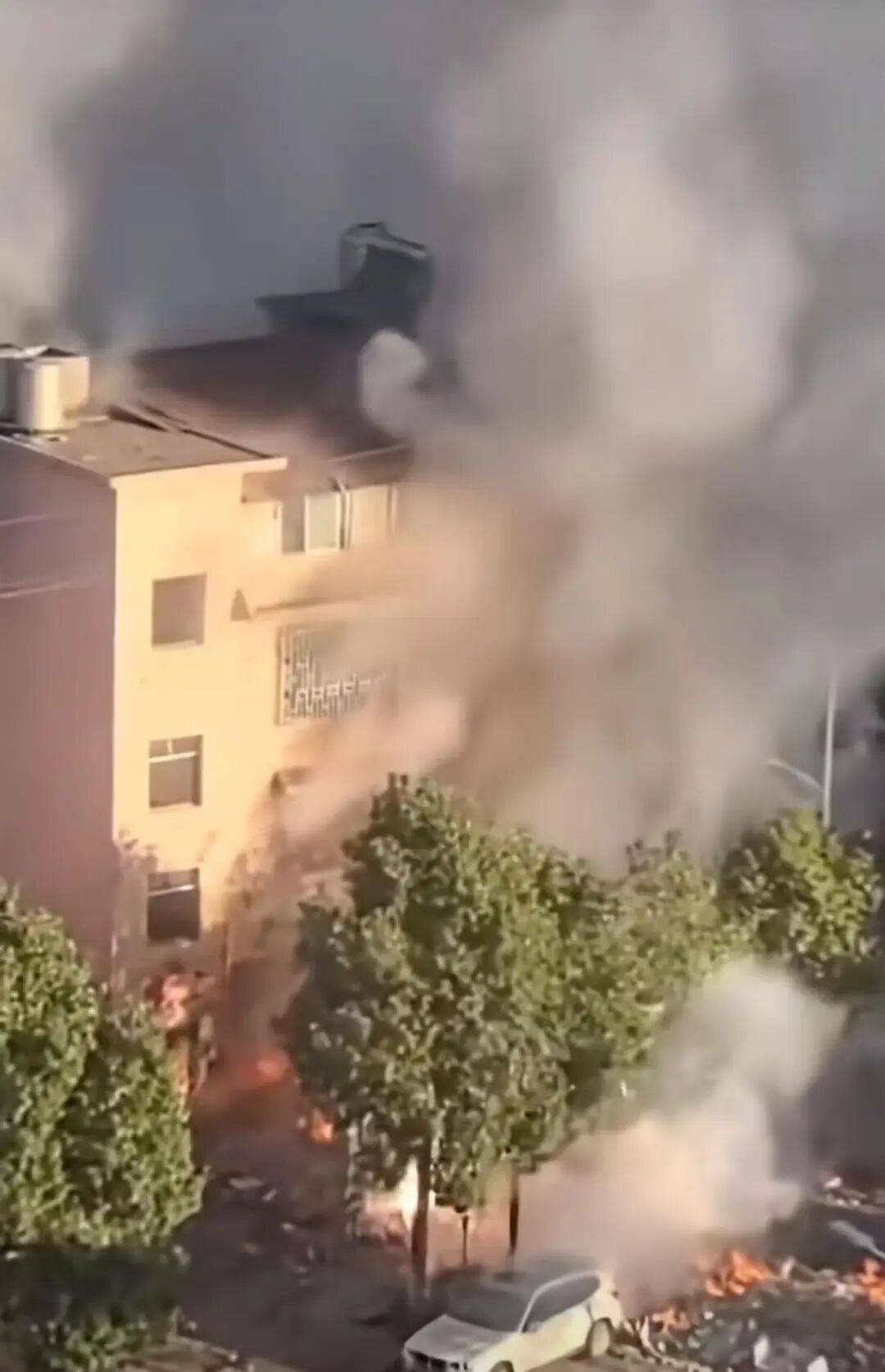 郴州发生燃爆的烟花爆竹店老板已去世<strong></p>
<p>云南白药股票</strong>,家属最新回应