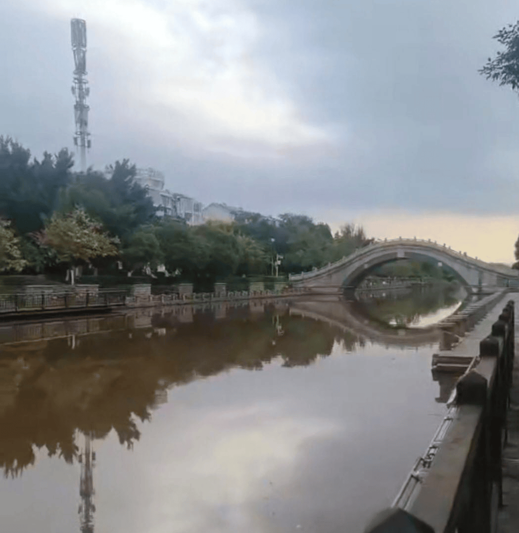 19岁小伙为救跳河女友溺亡<strong></p>
<p>今日股票行情</strong>,家人称他不会游泳 律师:男女朋友在法律上无明确救助义务