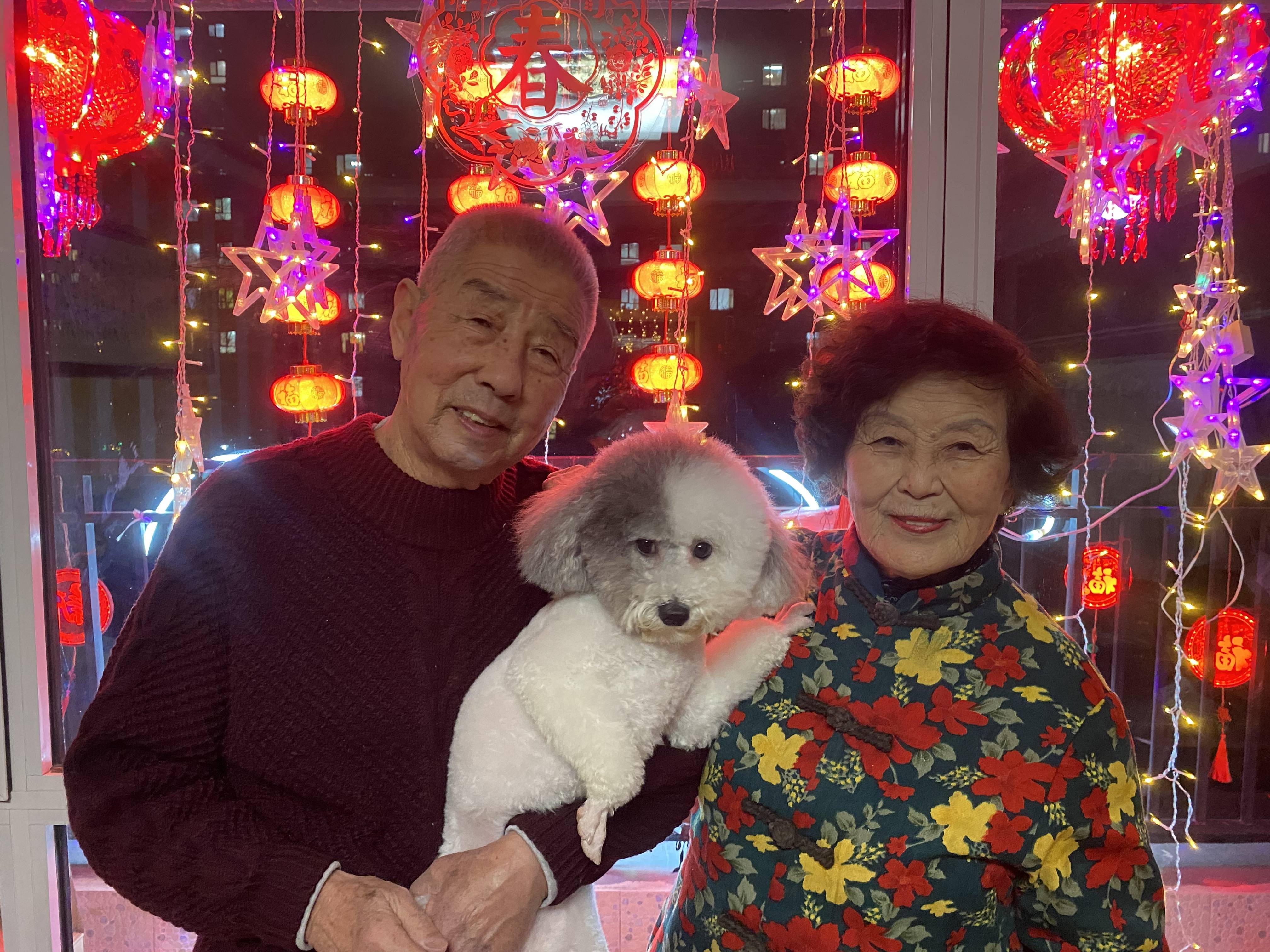 女子晒照对比奶奶自爷爷去世9个月后变化:再也不是时髦的老太太了<strong></p>
<p>美的股票</strong>,评论区泪目