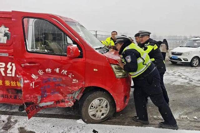 外交部发言人毛宁点赞山东德州交警<strong></p>
<p>华夏幸福股票</strong>!