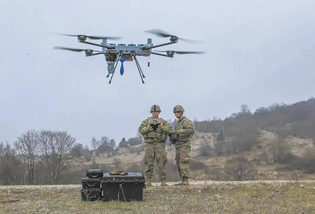 美军为何“抄作业”<strong></p>
<p>拓维信息股票</strong>?大批量“山寨”对手的无人机……