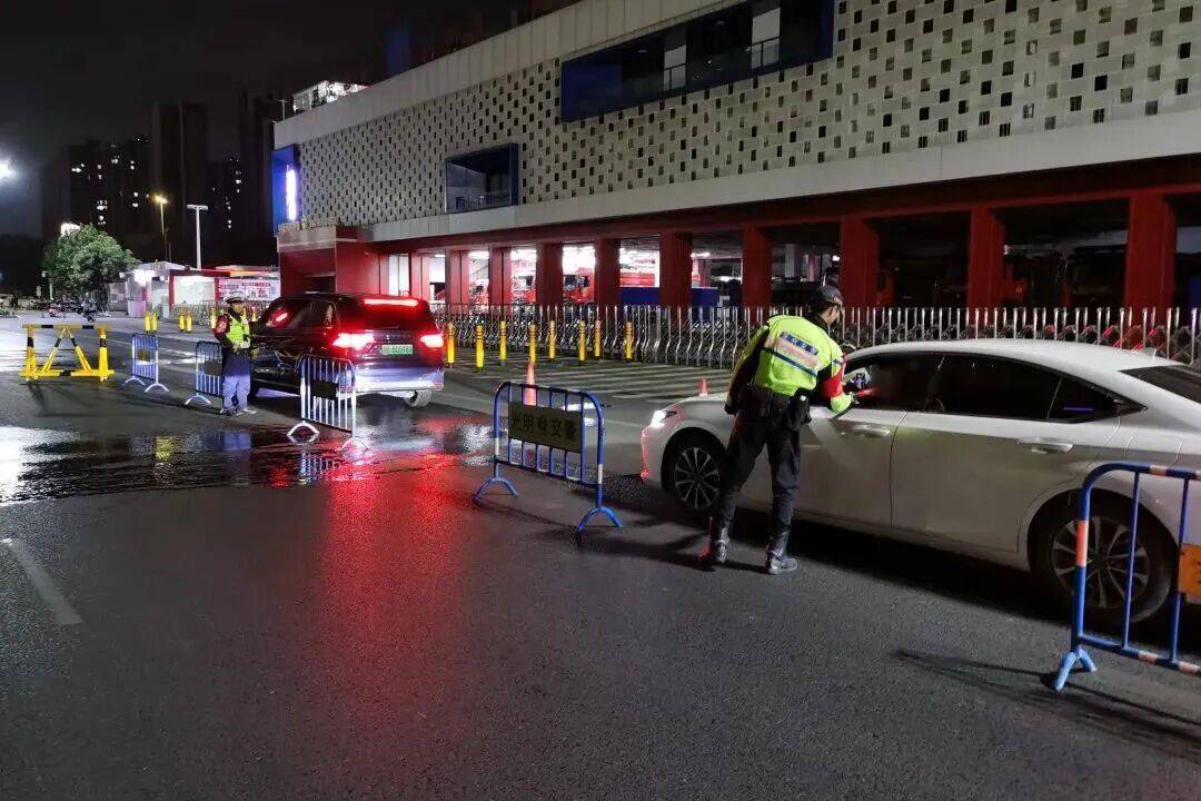 连摔6次<strong></p>
<p>潍柴动力股票</strong>，抢救无效身亡！广东交警：将严查