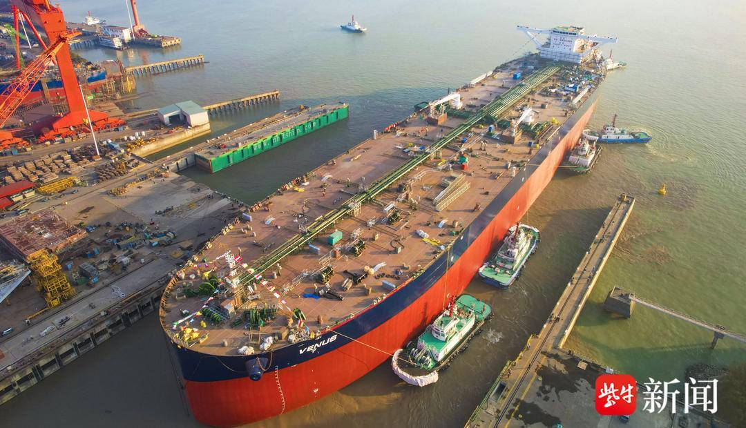 长332.9米<strong></p>
<p>好想你股票</strong>，宽60米开门红！镇江史上最大新造船顺利出坞拖带