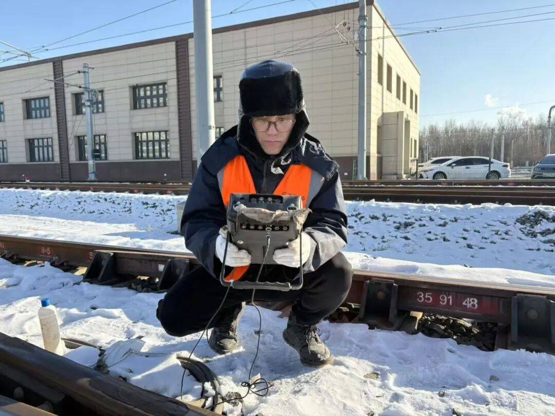 【班组基因 沈阳力量】沈阳地铁“钢轨神探”有一双“火眼金睛”<strong></p>
<p>亚马逊股票</strong>！