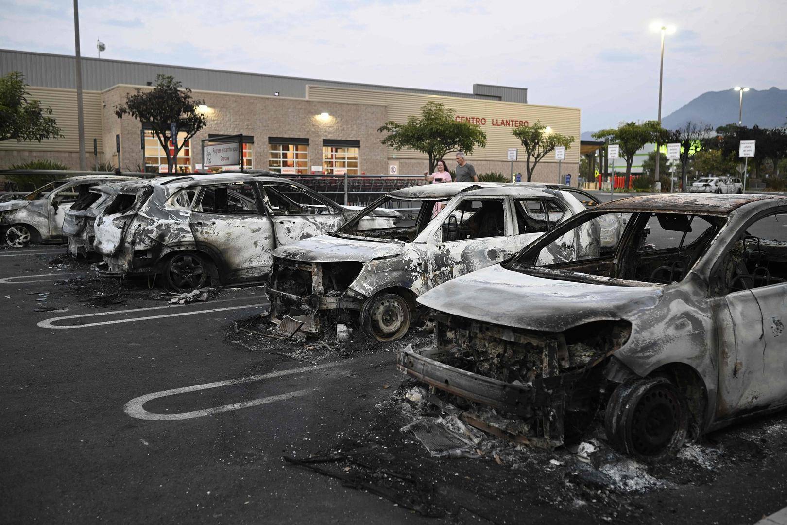 “全球最大毒枭”被击毙细节曝光：情人“带路”到藏身地<strong></p>
<p>巨轮智能股票</strong>，25名国民警卫队员激战中阵亡