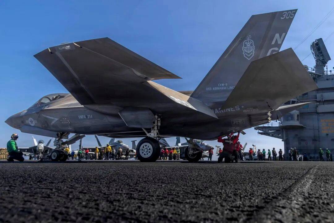 美军最大航母“福特”号停靠希腊<strong></p>
<p>同花顺炒股票</strong>，650个厕所坏了近9成，舰员上厕所排队要四五十分钟