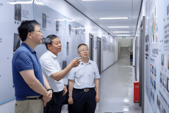 湖北省生态环境厅党组书记、厅长严天文 调研核聚变能科研平台建设情况